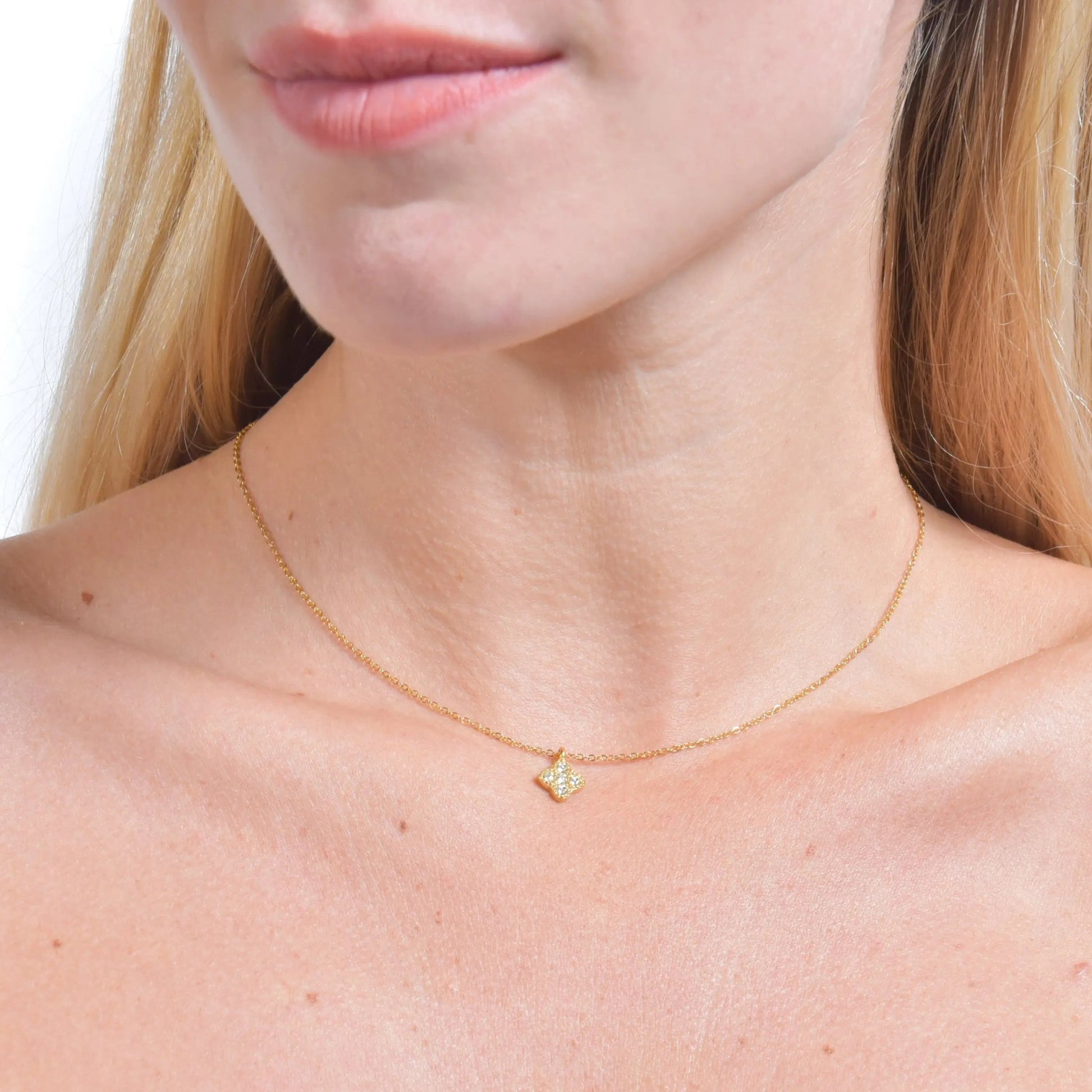 COLLIER LIVIA SLS Collection